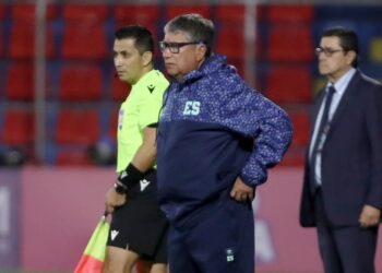 Hernán Darío “Bolillo” Gómez sufrió una de las peores derrotas en su carrera con El Salvador: “Con esto lo tienen que echar a uno”