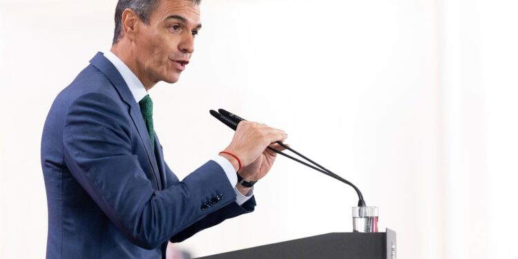 Pedro Sánchez promete a Maricarmen que “el Gobierno está trabajando contrarreloj” para aprobar el martes el decreto sobre vivienda