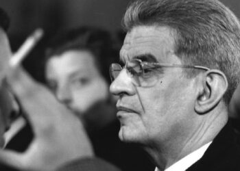 Jacques Lacan, psiquiatra, filósofo y psicoanalista disruptivo: “Uno podrá saber lo que dijo, pero nunca lo que el otro escuchó”