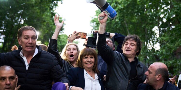Patricia Bullrich refuerza los gestos de independencia y desafía a los Milei con un armado electoral propio