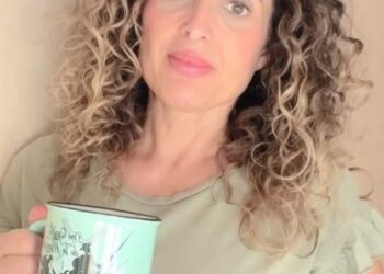 Eva Gil, madre a los 47 años: “Era muy frustrante ver a todo el mundo teniendo niños y yo no; es una sensación de vacío muy desagradable”