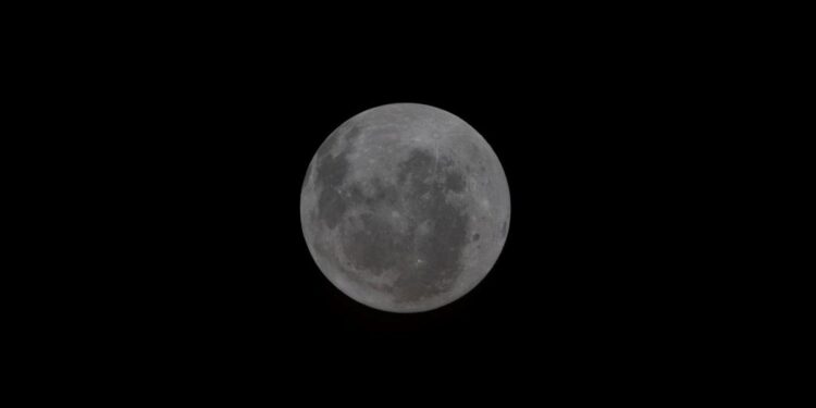 La región más misteriosa se convierte en la nueva meta de la carrera espacial: el polo sur de la Luna