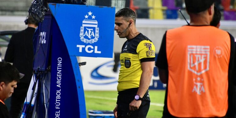 Copa Argentina: quién es el árbitro designado para  Boca vs. Racing