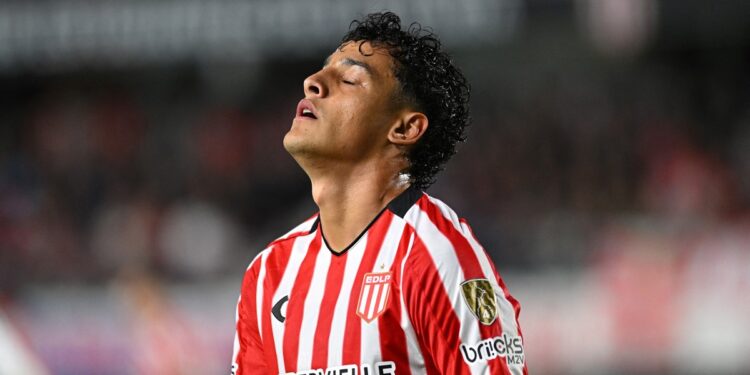Baja en Estudiantes para la Supercopa Internacional: Tiago Palacios se pierde la final