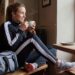 Qué beneficios tiene tomar té antes de entrenar y qué precauciones deben tener los deportistas