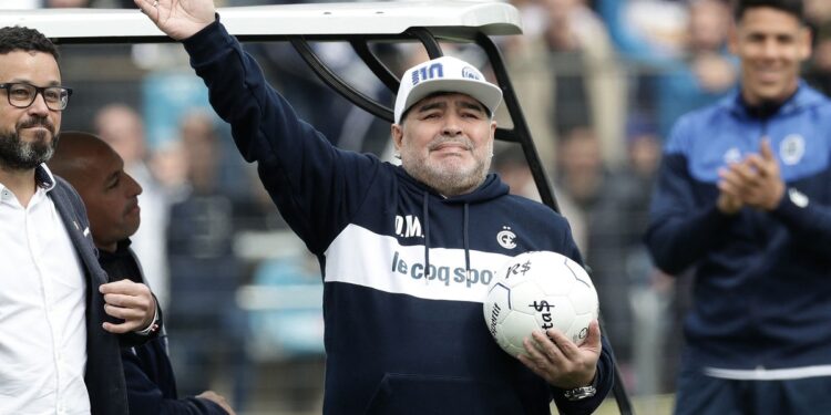 Covid, una agonía corta y una muerte «fulminante»: qué declaró el último testigo del juicio por Maradona