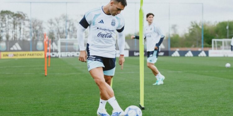 Dos futbolistas fueron desafectados de la Selección Argentina: se pierden la despedida de Lionel Messi