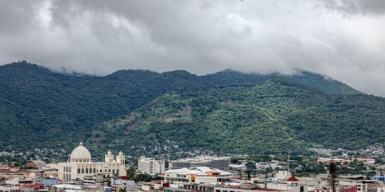 Protección Civil advierte sobre lluvias intensas y posible temporal en El Salvador