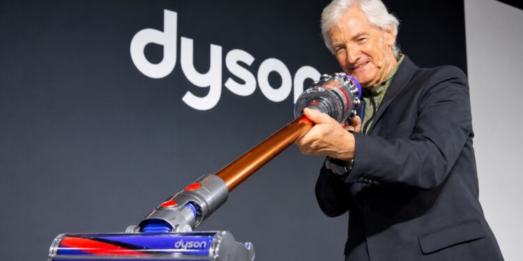 James Dyson, inventor de la aspiradora sin bolsa, a los 78 años: “Siempre hay algo que aprender”