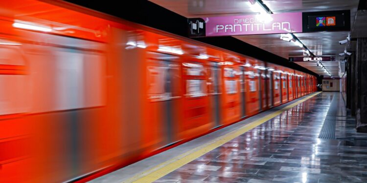 ¿Qué está pasando en el Metro CDMX y Metrobús hoy 22 de septiembre? Líneas 1, 3 y 7 con retrasos de más de 15 minutos