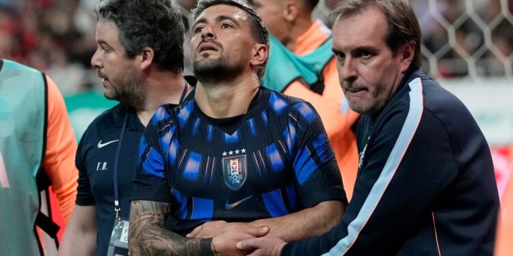Atento, Estudiantes: de cara a la semi contra Flamengo por la Libertadores, De Arrascaeta sufrió una fractura