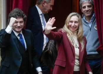 El desafío libertario de cruzar el “desierto económico” camino al 2027