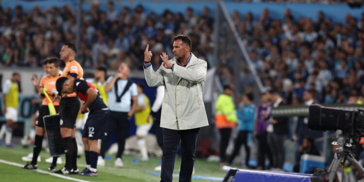 Diego Dabove renunció tras la caída ante Vélez: los números que dejó su ciclo