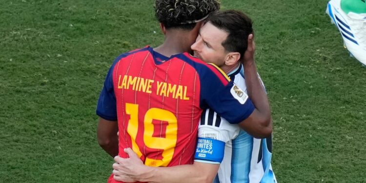 Lamine Yamal reveló qué le dijo a Messi apenas terminó la final del Mundial