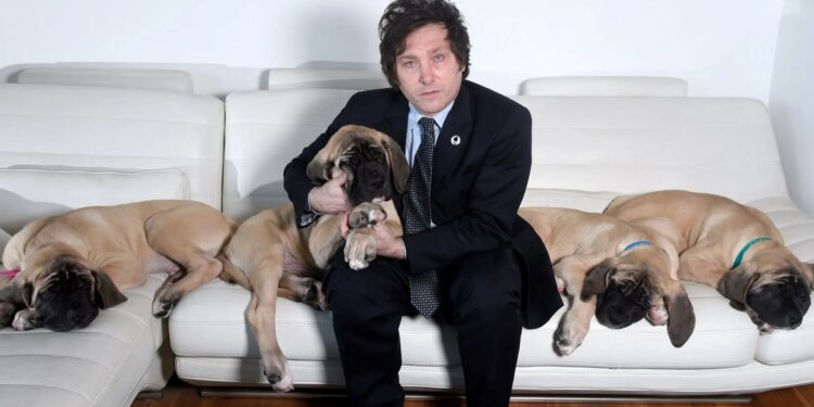 Un actor, un empresario y un posible candidato visitaron a Milei en medio de su soledad en Olivos