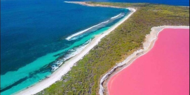 El misterio del lago que cambia de color: puede ser rosa, blanco o azul