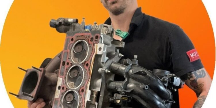 Iván Cabanas, experto en vehículos: “Algunas personas intentan reparar su auto en casa, pero la lían tanto que acaban pagando más que si fueran de primeras al taller”