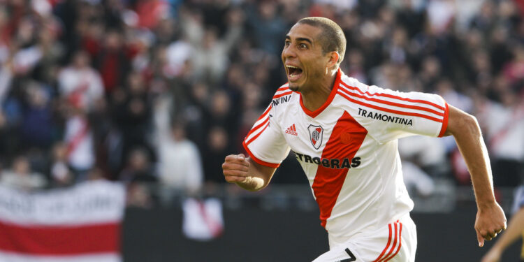La historia del sacrificio de Trezeguet por su amor River: «Al mes firmé el divorcio…»