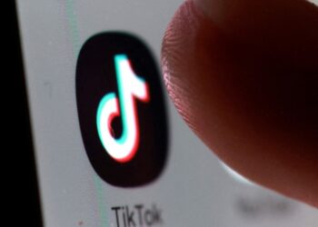 TikTok aceptó limitar el tiempo de uso en los adolescentes y acordó pagar una cifra millonaria para evitar el juicio