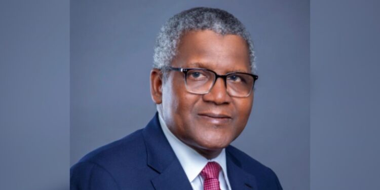 Aliko Dangote, el hombre más rico de África: «Cuando estaba en la escuela primaria, compraba cajas de dulces y las vendía. Ya entonces me interesaban mucho los negocios»