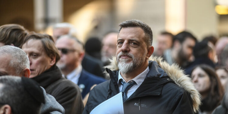 El número 2 de la SIDE abre una academia de defensa personal en Lanús, donde quiere ser candidato