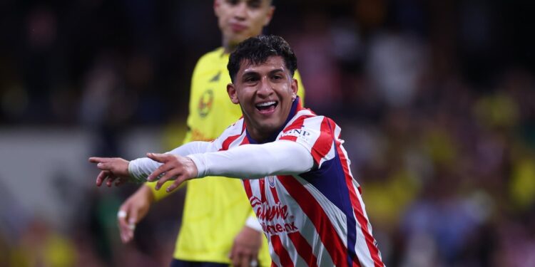 América vs Chivas empatan 2-2 en un vibrante Clásico Nacional