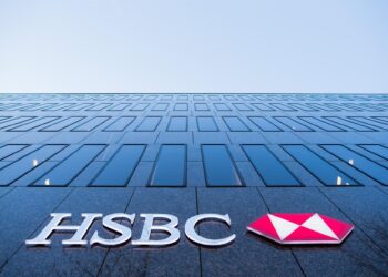 HSBC estrena una solución digital que integra los servicios bancarios en los canales de clientes corporativos