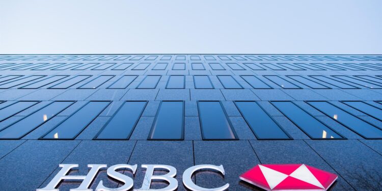 HSBC estrena una solución digital que integra los servicios bancarios en los canales de clientes corporativos