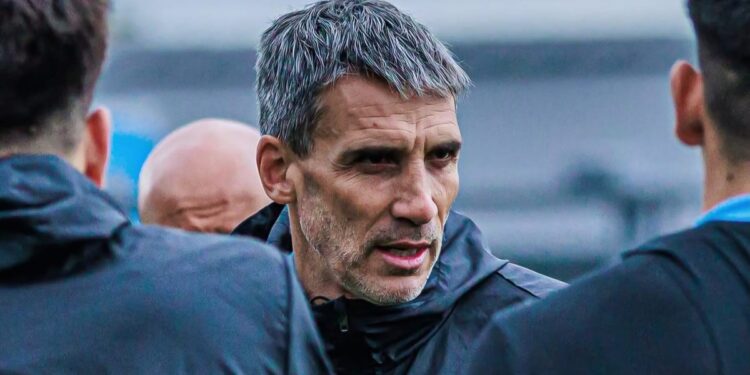 Los 11 de Racing: la decisión que debe tomar Vojvoda