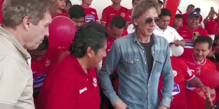 El deseo de Ricardo Gareca tras ver a Juan Aurich en la Liga 3 junto a Edwin Oviedo: “Ojalá pueda subir a primera pronto”