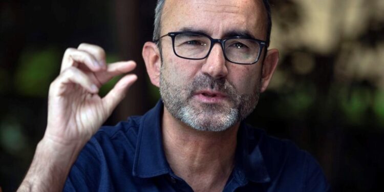 Rafael Santandreu, psicólogo, señala el error que nos aleja de la felicidad: “No nos afecta lo que nos sucede”