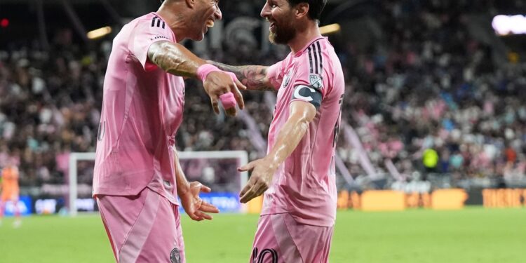 Lionel Messi y Luis Suárez dieron de baja al entrenador