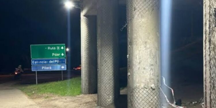 Femicidio en Pilar: mató a su pareja de un tiro en la cabeza mientras trabajaba en un puesto de Panamericana