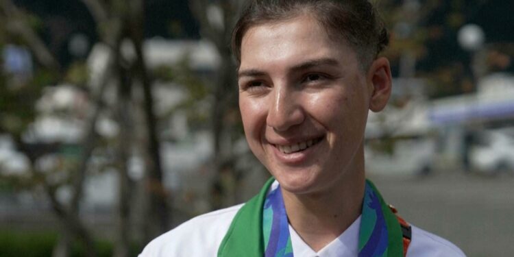 Fariba Hashimi, la ciclista que se vestía de hombre para poder entrenar en su país, gana medalla en Juegos Asiáticos