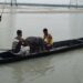 Cinco pescadores le salvaron la vida a un elefante bebé que se estaba ahogando y lo llevaron con su madre: «Una hermosa historia de rescate y reencuentro»