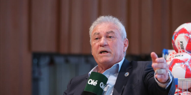 Nery Pumpido en el Summit: «Tenemos que ser campeones de todo», la importancia de la formación y su idea de romper con «el fútbol aburrido»