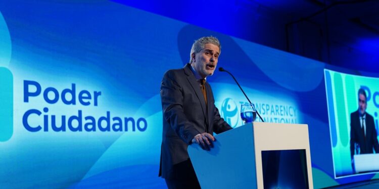 Poder Ciudadano cuestionó al Gobierno por «ampliar la impunidad» y alertó por el retroceso del país en la corrupción