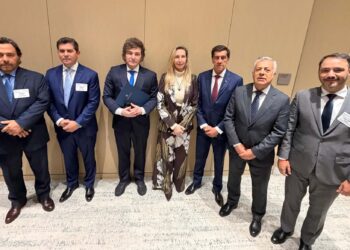 LOS GOBERNADORES VIAJAN CON MILEI A PARÍS PARA IMPULSAR INVERSIONES EN MINERÍA, ENERGÍA Y AGRO