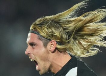 Spinelli y la ilusión que le genera enfrentar a Boca: «Uno quiere jugar en la Bombonera…”