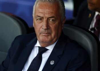 Con una sorpresa del fútbol argentino y dos habituales, la lista de Gustavo Alfaro en Paraguay
