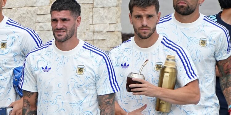 Scaloni, sobre De Paul y Lo Celso: la decisión de renovación y el ejemplo de Di María