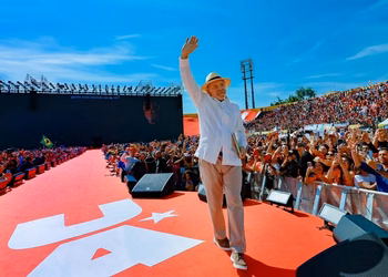 A SEIS DÍAS DE LAS ELLECCIONES EN BRASIL – LULA DA SILVA LE SACA CINCO PUNTOS DE VENTAJA A FLAVIO BOLSONARO
