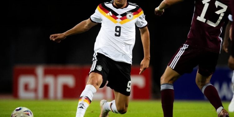 La joya con nacionalidad argentina que metió un hat trick para la Sub 21 de Alemania y aún no eligió camiseta mayor