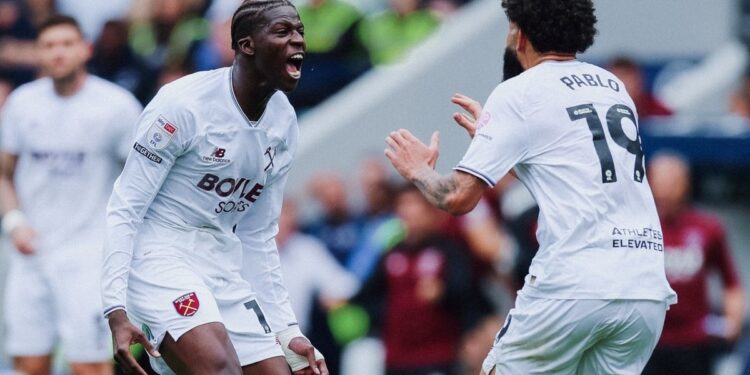 El West Ham del Taty Castellanos empató contra el Millwall en el clásico más picante de Inglaterra