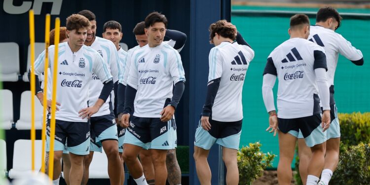 A qué hora juega hoy la Selección Argentina vs. Bolivia y por dónde se puede ver EN VIVO el partido