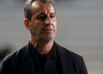 Fin de ciclo para el Bocha Batista: se fue de Costa Rica tras dirigir apenas seis partidos