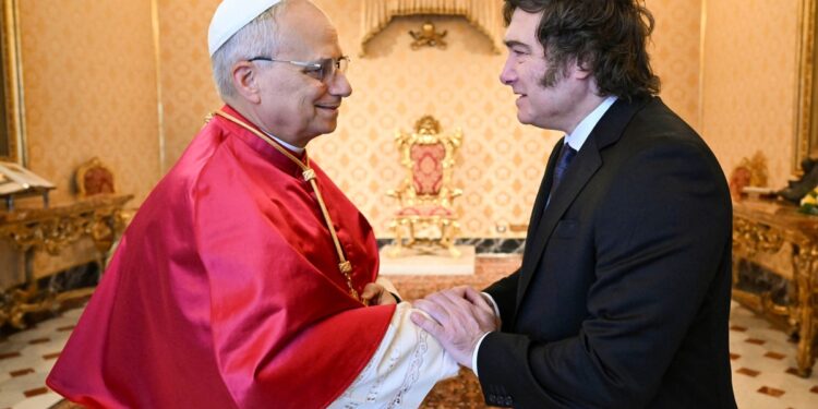 Javier Milei hablará delante del papa, pero también lo harán un representante de los trabajadores y otro de los movimientos sociales