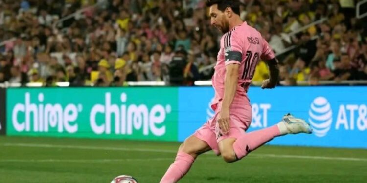 Video: el gol de tiro libre de Messi al Crew que dejó a Leo cerca de un récord