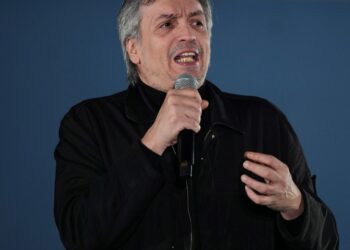 «Siguen intentando disciplinarnos»: el descargo de Máximo Kirchner tras ser demorado dos horas por la policía de San Luis