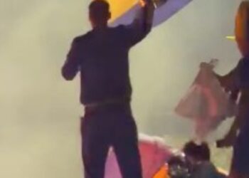 La gran fiesta de Central con Di María arriba del micro